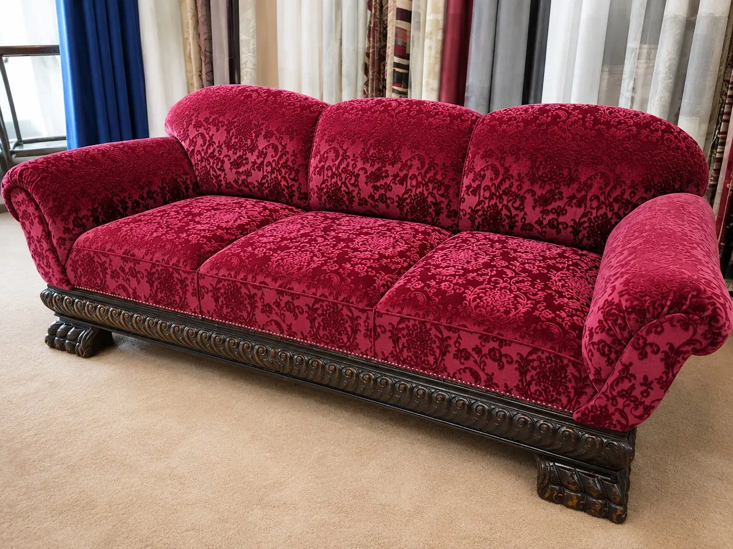 04_Zimmermann_Polsterei_Sofa_Rot